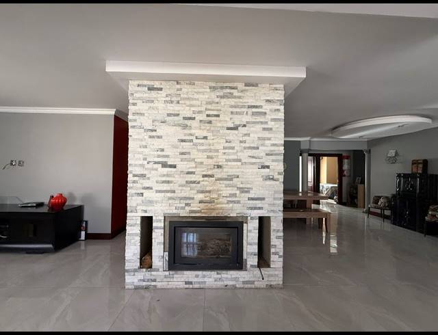 5 BEDROOM HOUSE FOR SALE IN CRYSTAL PARK